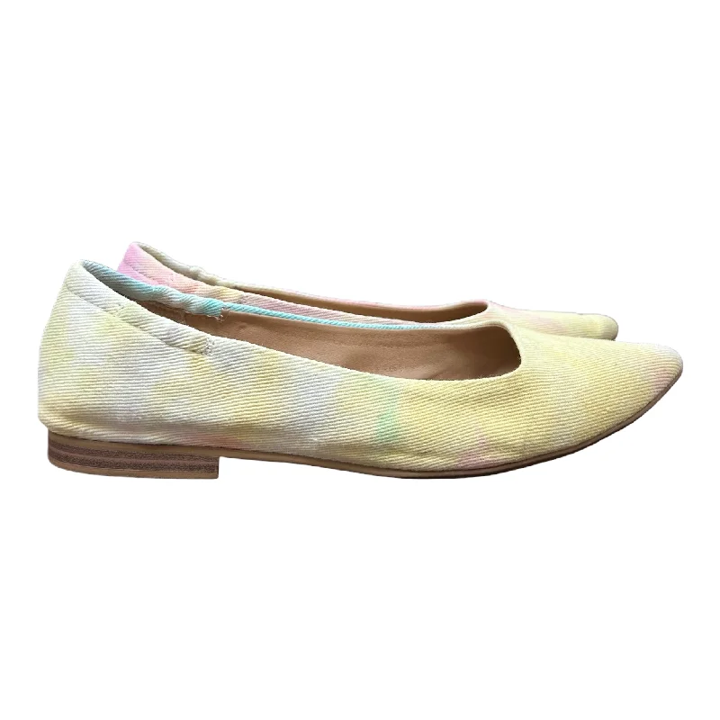 flats with gated access-Yellow Shoes Flats By Kaari Blue, Size: 7