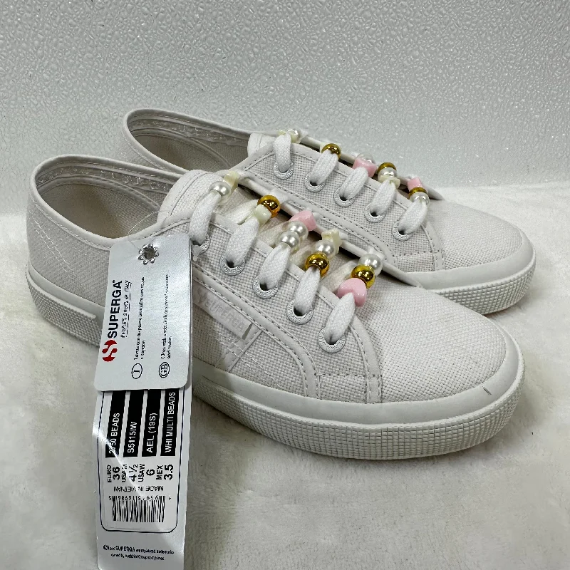 Athletic shoes with subtle tonesShoes Sneakers By Superga In White, Size: 6