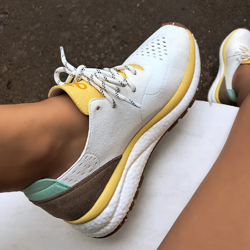 Athletic shoes with plush liningsFREE in CANARY Sneakers