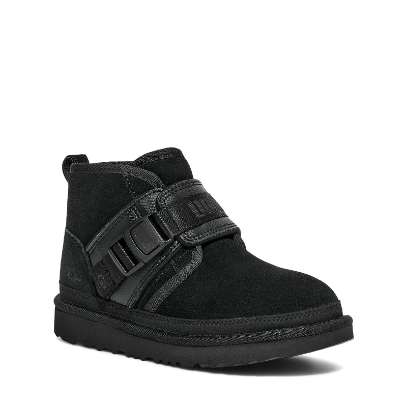 Boots with cool heels-UGG Unisex-Child Neumel Snapback Boot, Black