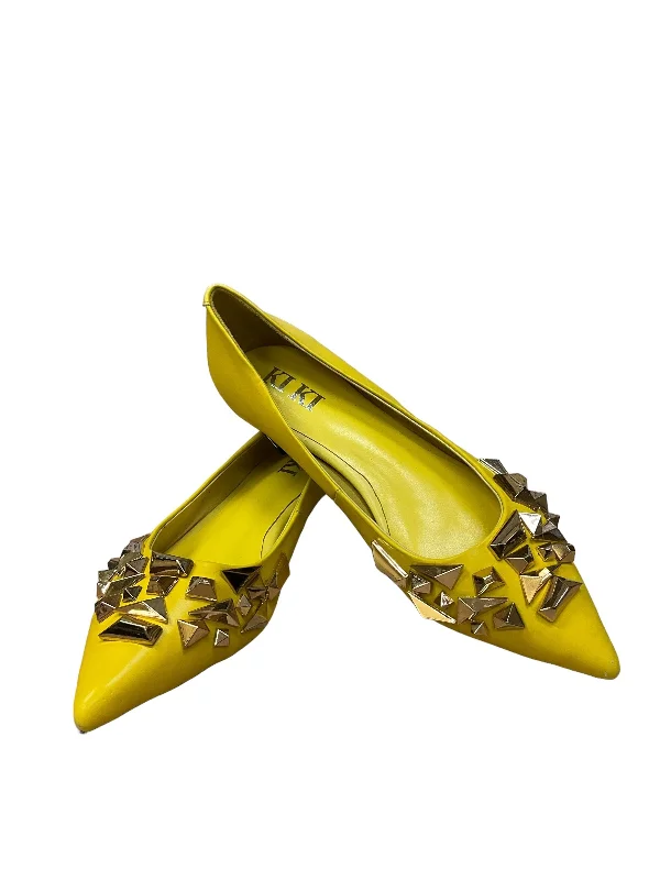 urban flats trendy locations-Yellow Shoes Flats Cmc, Size 6