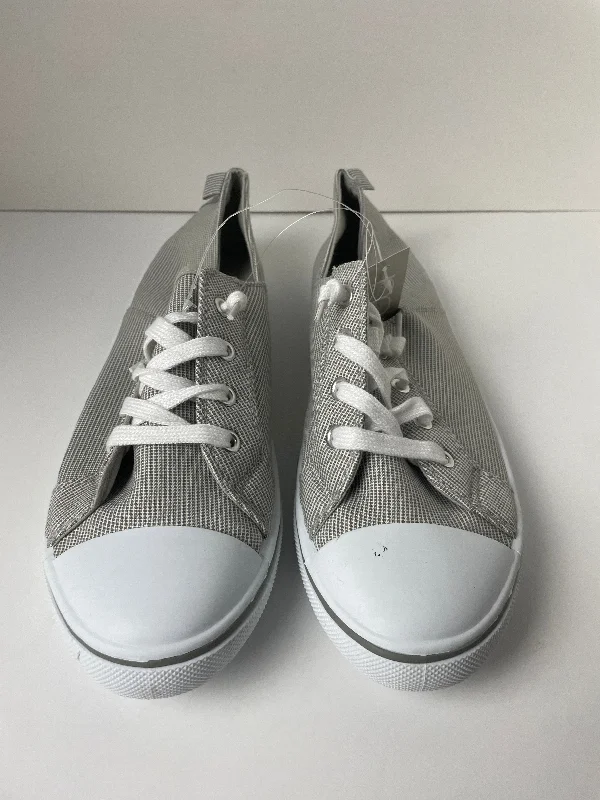 Athletic shoes with solid buildGrey Shoes Sneakers Maurices, Size 11