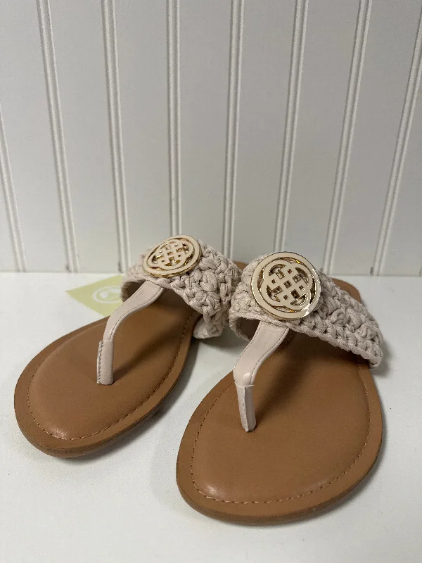 sandals near shoe outlets-Sandals Flats By Daisy Fuentes In Cream, Size: 8