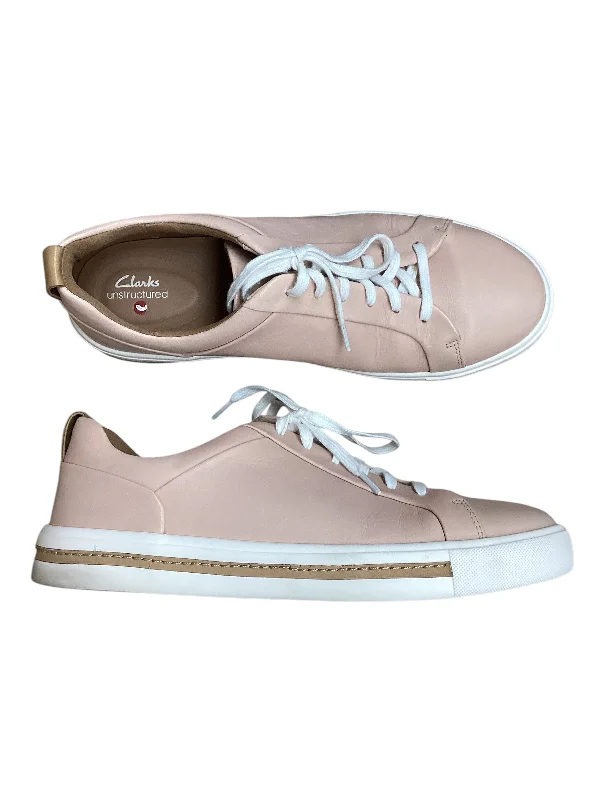 Athletic shoes with smooth seamsShoes Sneakers By Clarks In Pink, Size: 9