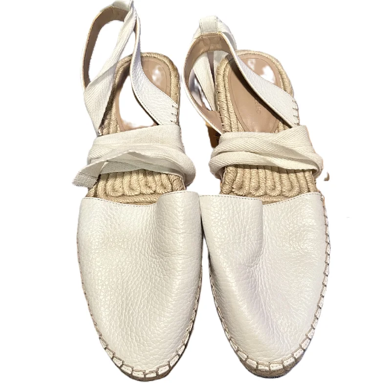 flats with community events-White Shoes Flats By Banana Republic, Size: 9.5