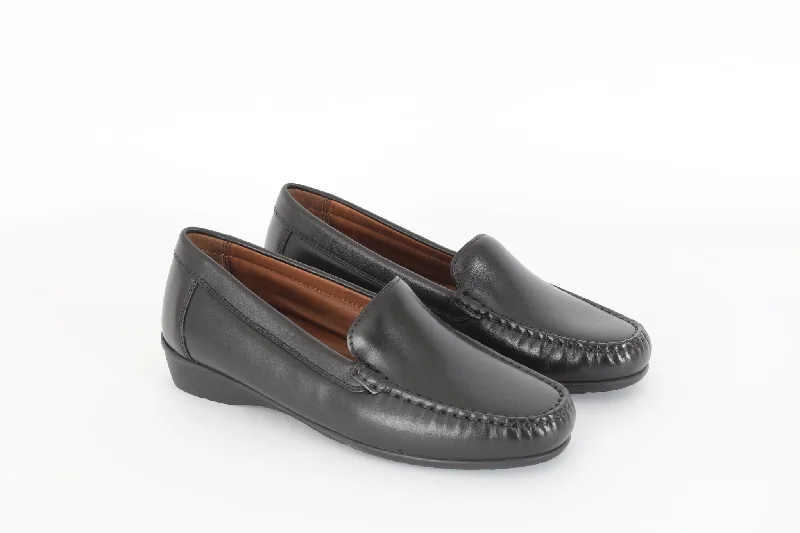 Loafers for fashion enthusiastsEXTIME slip-on loafers