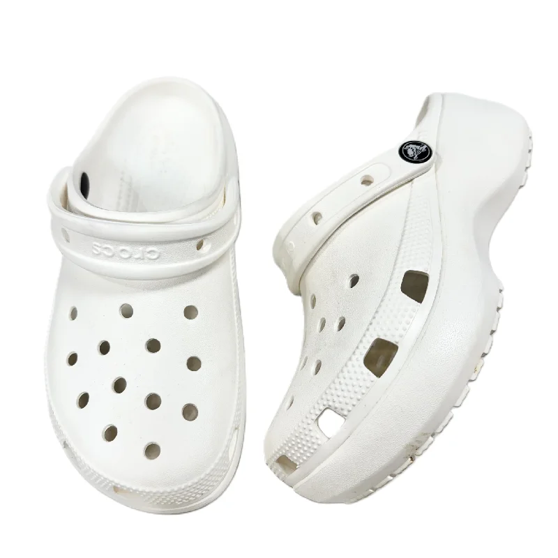 flats with secure entry-Shoes Flats By Crocs In White, Size: 6