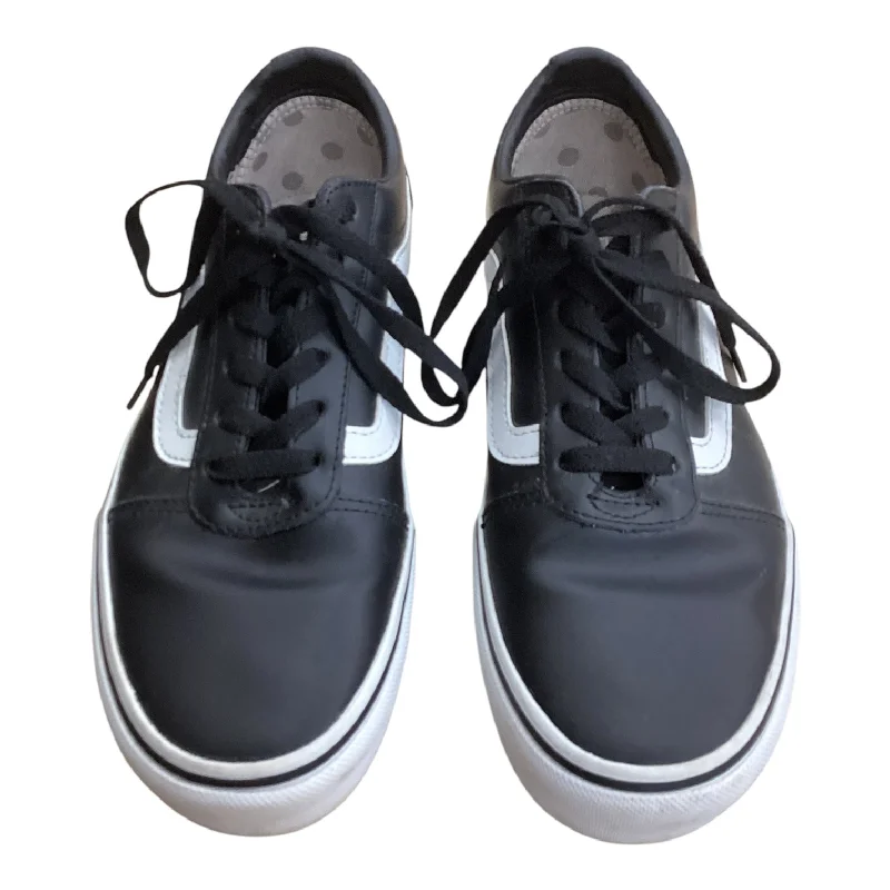 Athletic shoes with neat stripesShoes Sneakers By Vans In Black & White, Size: 8.5