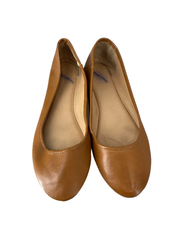 modern flats with lofts-Brown Shoes Flats Universal Thread, Size 9.5