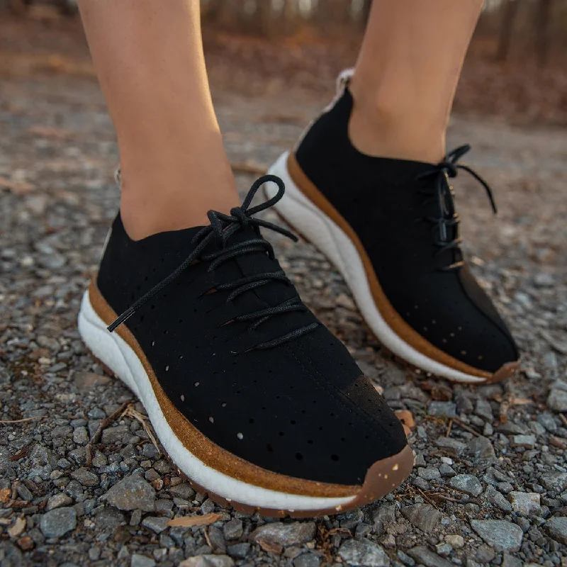 Athletic shoes with even basesALSTEAD in BLACK Sneakers