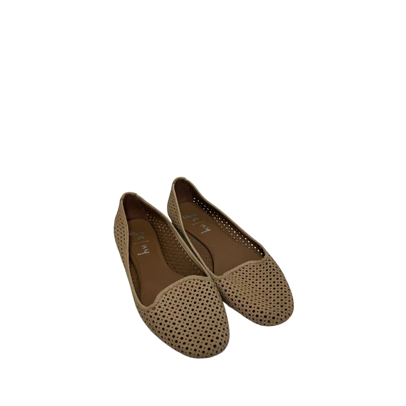 flats near nature spots-Tan Shoes Flats Clothes Mentor, Size 9