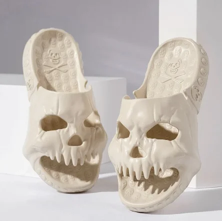 soft slippers for light-Personalized Skull Design Halloween Slippers Bathroom Indoor Outdoor Funny Slides Beach Shoes