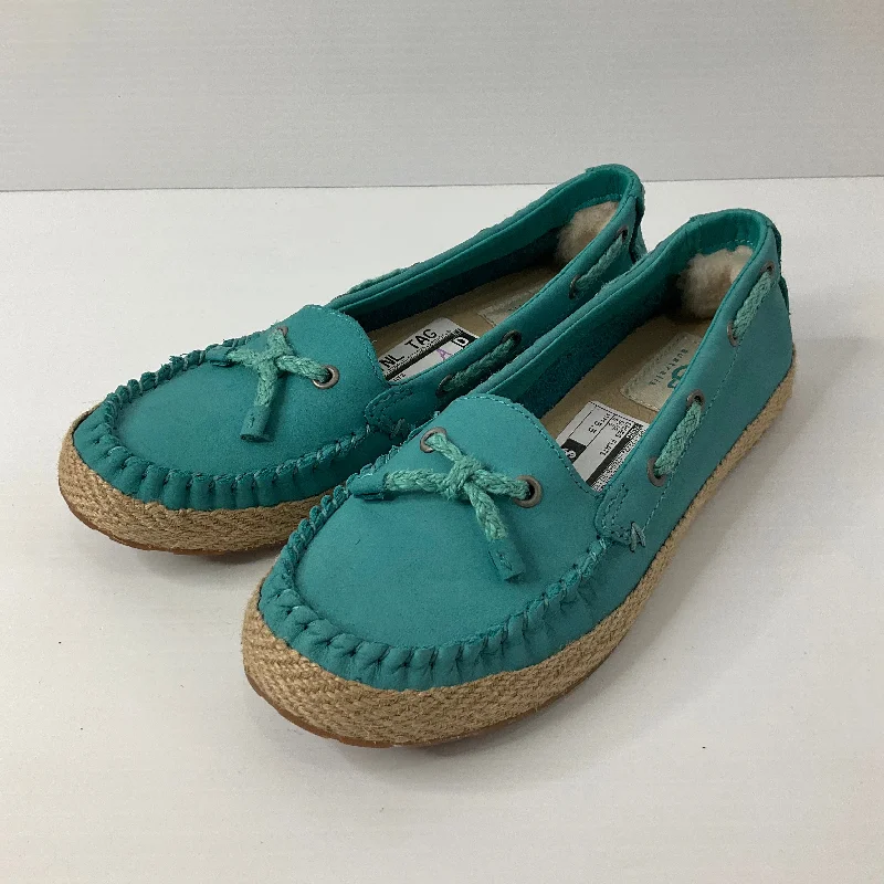 flats with sleek design-Blue Shoes Flats Ugg, Size 5.5